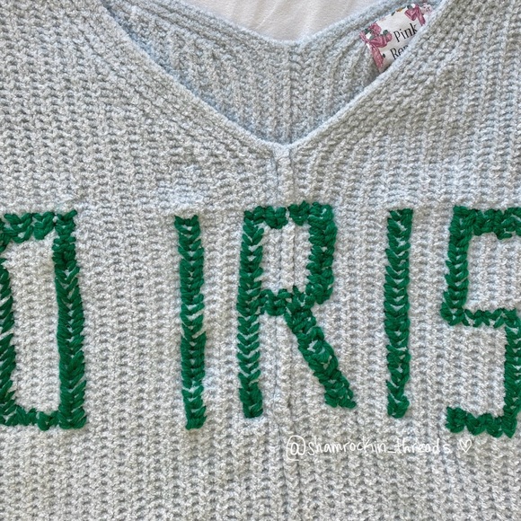 University of Notre Dame hand knit embroidered sweater - Picture 6 of 16